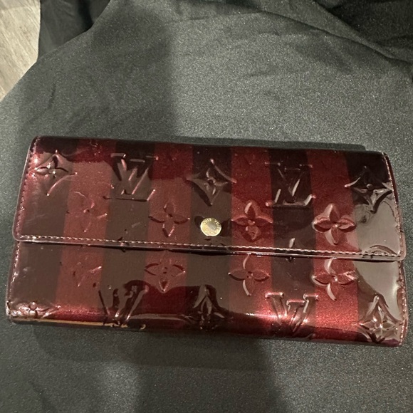 Louis Vuitton Vernis wallet - pre loved 100% authentic - Picture 2 of 13